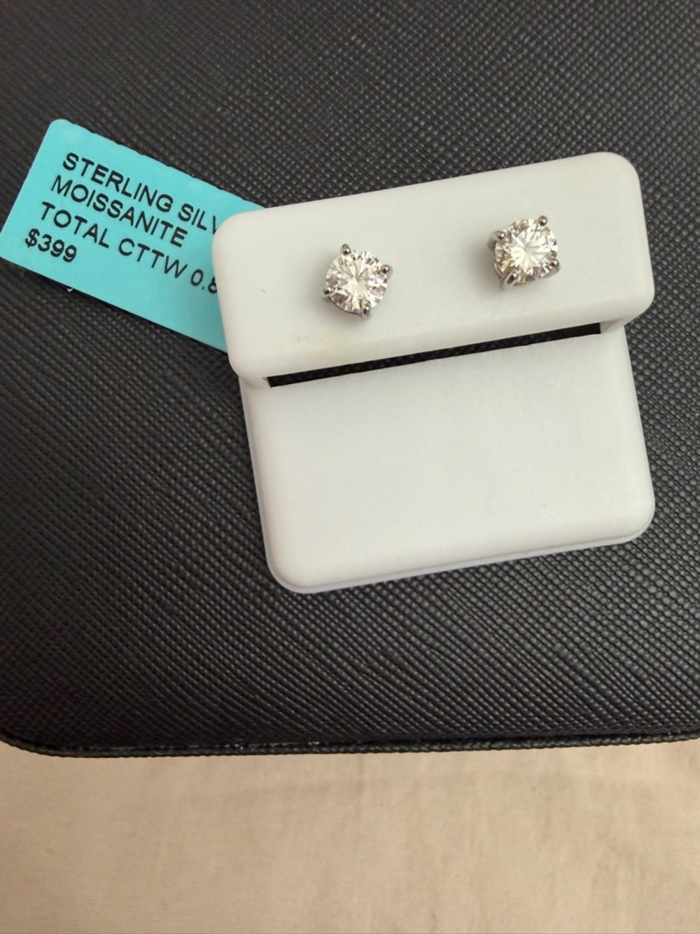 Sterling Silver Moissanite Stud Earrings - Clear/White